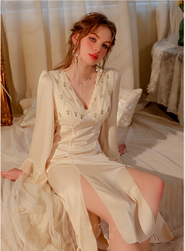 Long sleeve woman embroidered ice silk suspenders breast padded sleeping dress